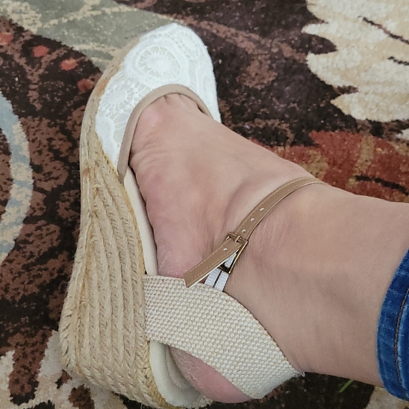 White wedges - Picture 3 of 5